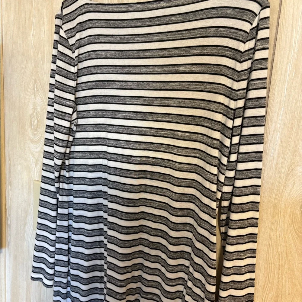 Veronica Beard Black and White Fitted Long Sleeve Tee - Picture 1 of 3